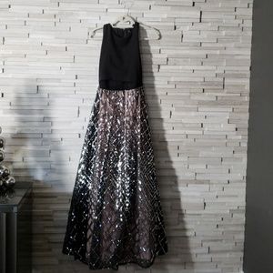 Glamorous Evening Gown/Prom Dress